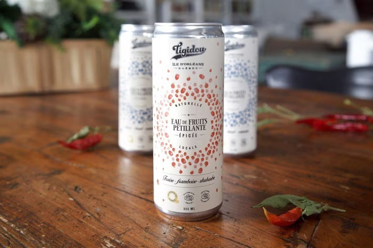 Eau de fruits pétillante épicée fraise, framboise et rhubarbe